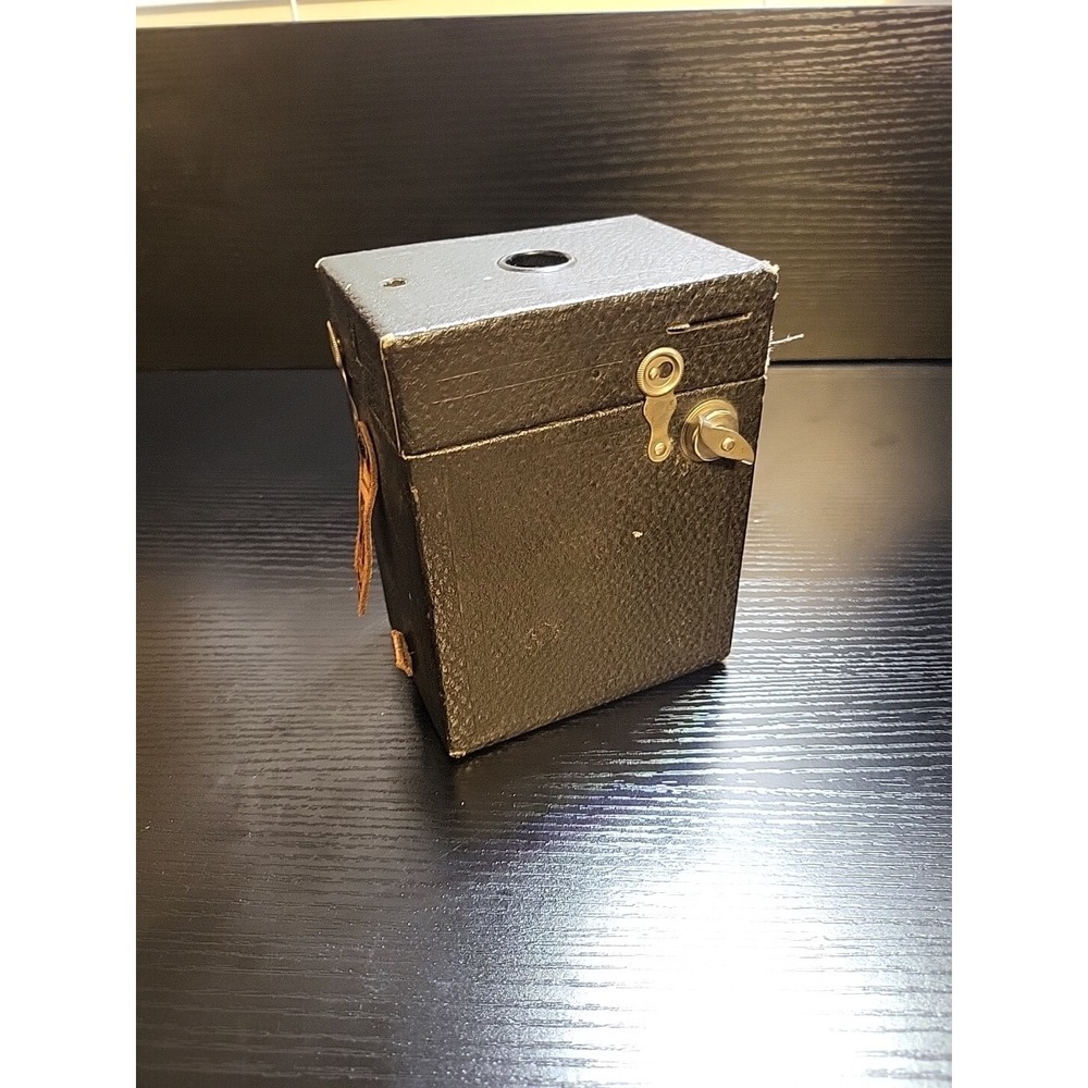 Vintage Eastman Kodak Brownie NO2A Box Camera